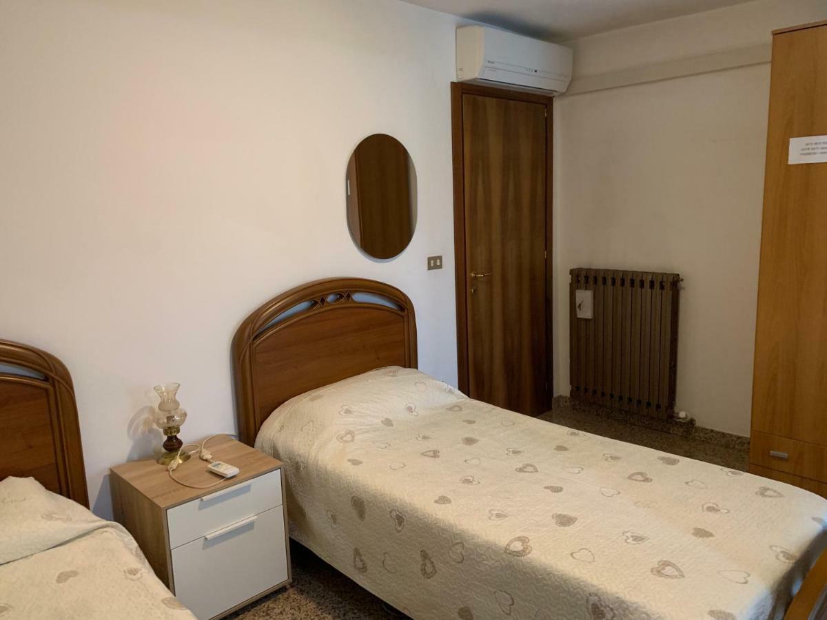 Veronella Camere Solidea מראה חיצוני תמונה